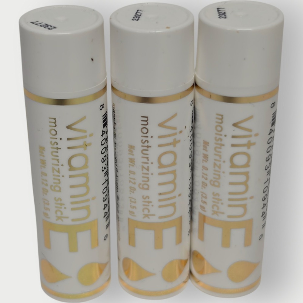 LOT OF‎ 3 Nature's Truth Vitamin E Moisturizing Stick Lip Balm 0.12 oz NEW!